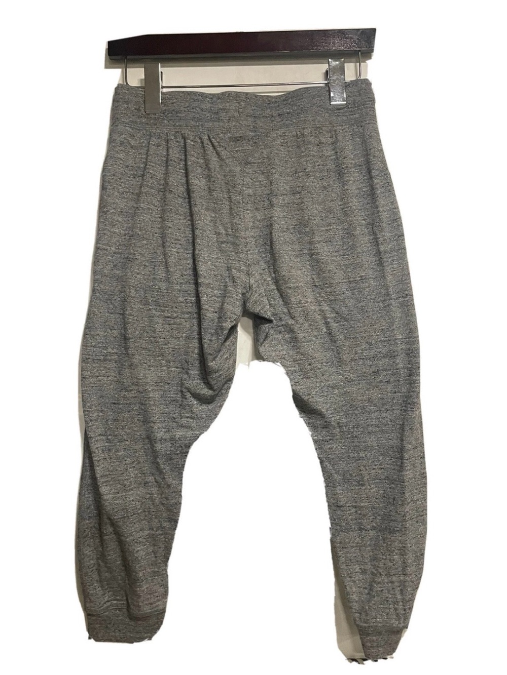 Nike Women's Heather Gray Capri Jogger Pants - Picture 3 of 9